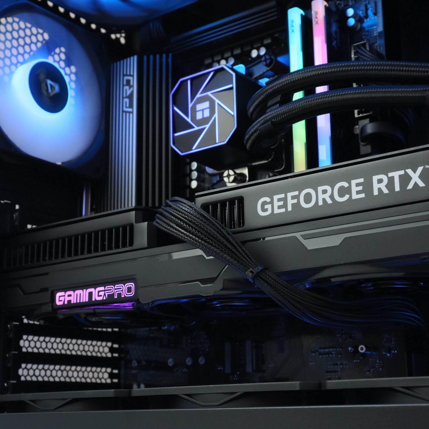 ELECTRO - STAR - Ryzen 7 9800X3D / 32GB RAM / RTX 5080 Gaming PC