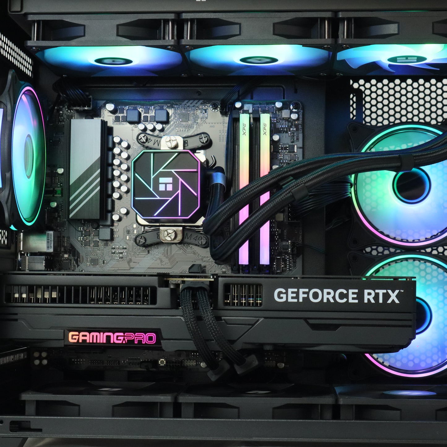 ELECTRO - STREAM - Ryzen 7 7700 / 32GB RAM / RTX 5070