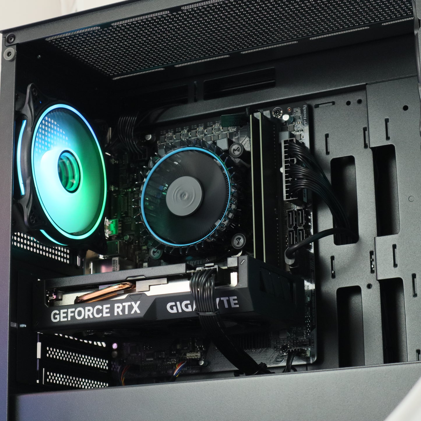 ELECTRO WAVE (INTEL) - i5 13400F / 16GB RAM / RTX 4060