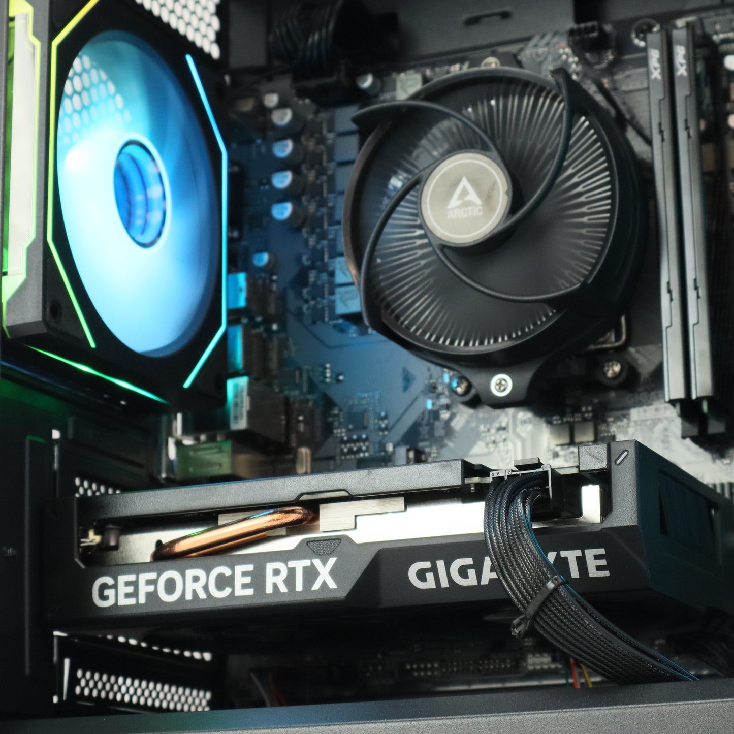 ELECTRO VORTEX - RYZEN 5 8400F / 32GB RAM / RTX 4060