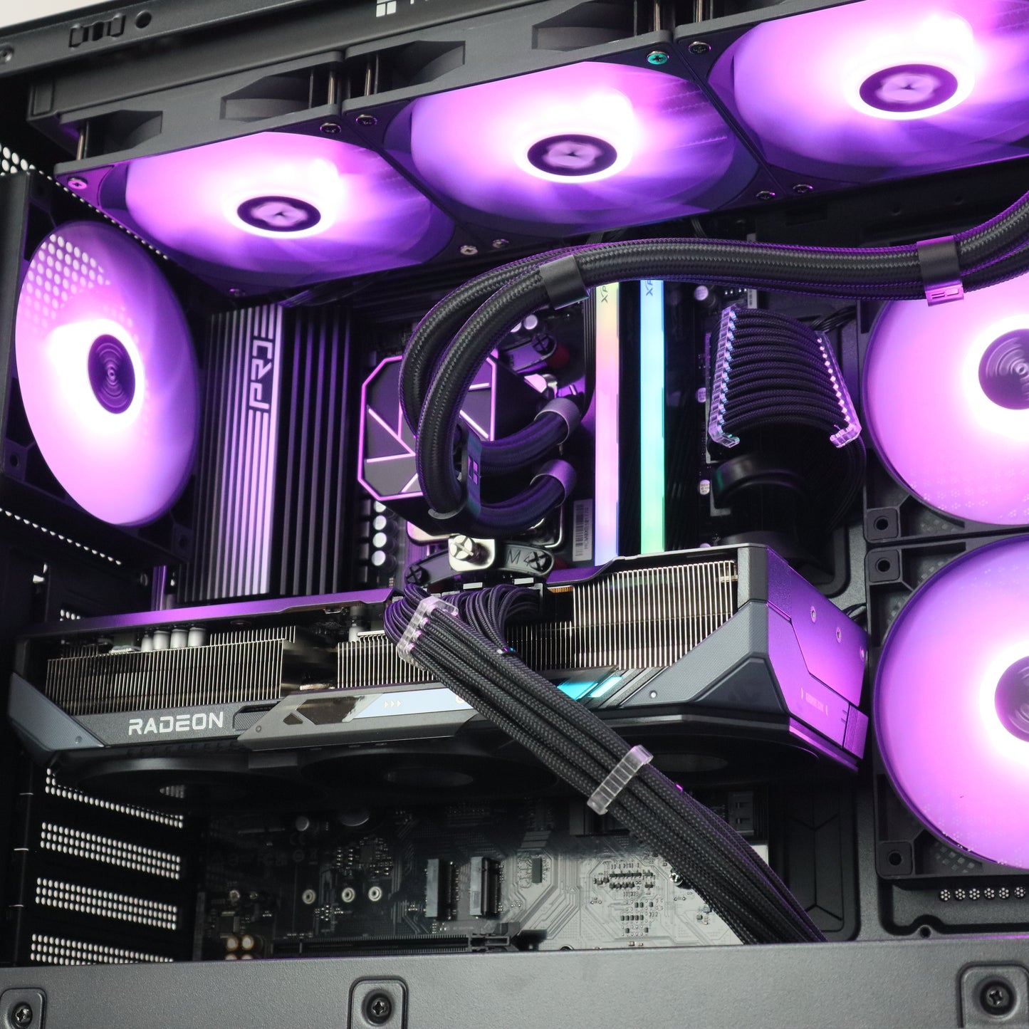 ELECTRO - ATHERIS - RYZEN 7 7700 / 32GB RAM / RX 9070 XT