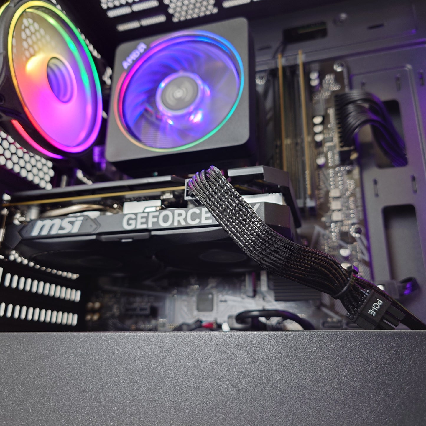 ELECTRO - WAVE  - Ryzen 7 5700X / 16GB RAM / RTX 4060