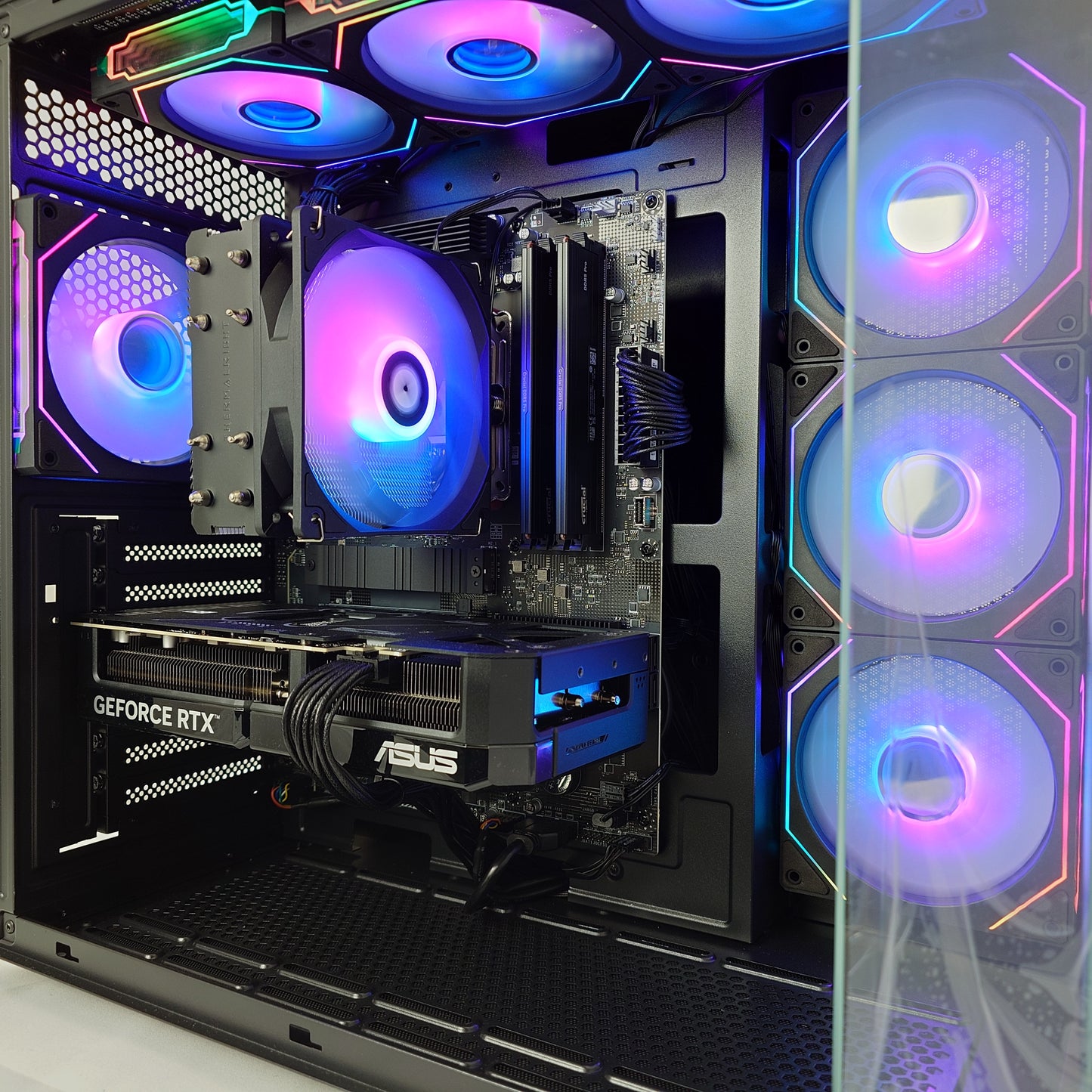 ELECTRO - FLAME - RYZEN 5 7500F / 32GB RAM / RTX 5070