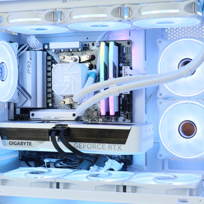 ELECTRO - FROST - RYZEN 5 9600X / 32GB RAM / RTX 5070