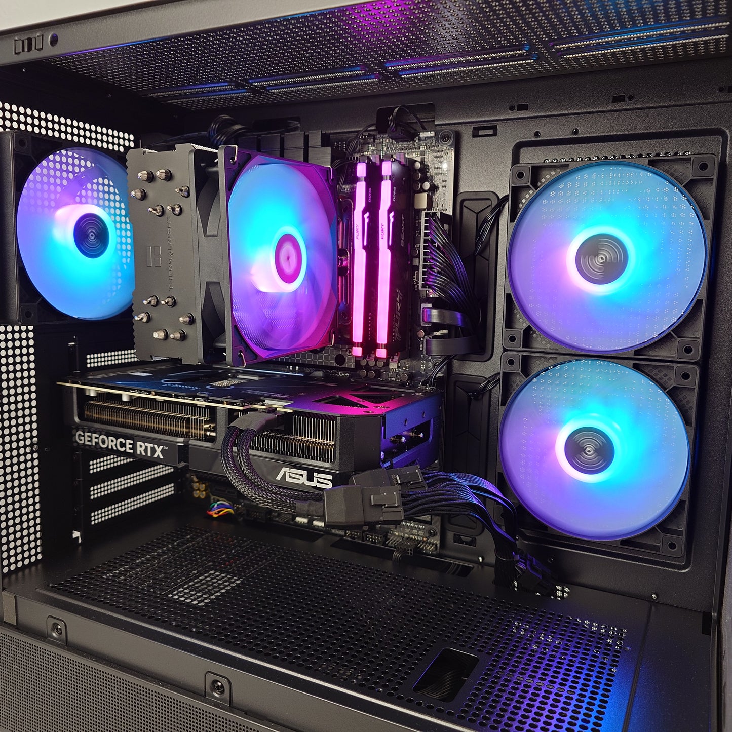 ELECTRO - FLAME R - RYZEN 5 7500F / 16GB RAM / RTX 5070